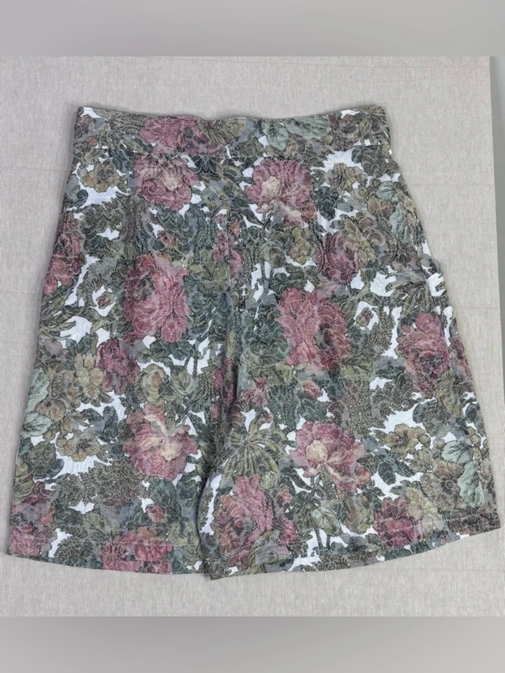 Vintage Britland Floral High Waist Shorts USA Tapestry Pleated Size 13